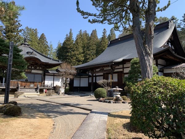 感受歷史建築與大自然的融合！前往飛驒高山8間寺院的東山遠足之旅