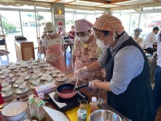 與當地主婦一起烹飪！傳統沖繩家鄉味「媽媽料理製作體驗」