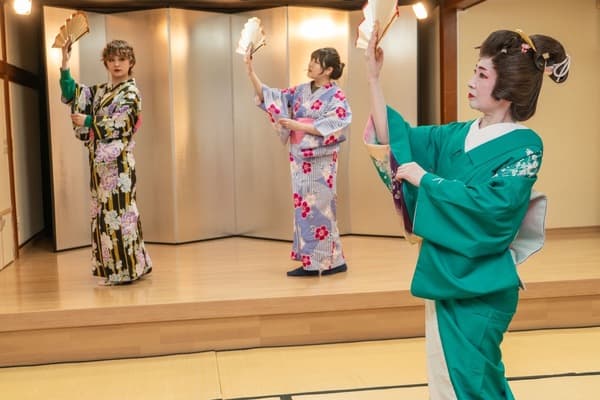 嬉野溫泉Kotobuki屋　穿浴衣的日本舞蹈練習體驗 - 佐賀
