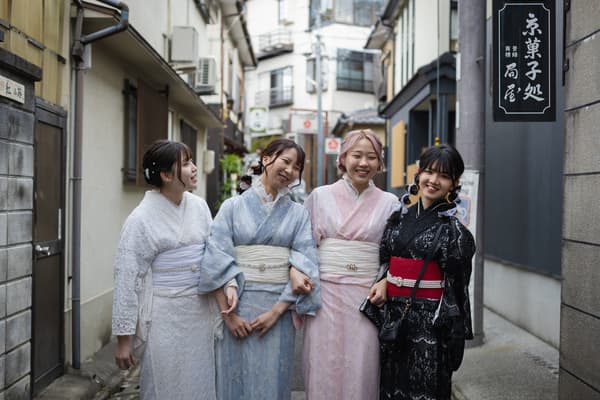 【Okimono屋 清水寺店】女性和服標準方案（蕾絲和服、小紋和服） - 京都