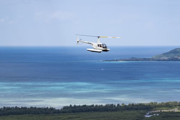 【珊瑚直升機】乘搭直升機遊覽石垣島・巡航（幻之島方案） - 沖繩