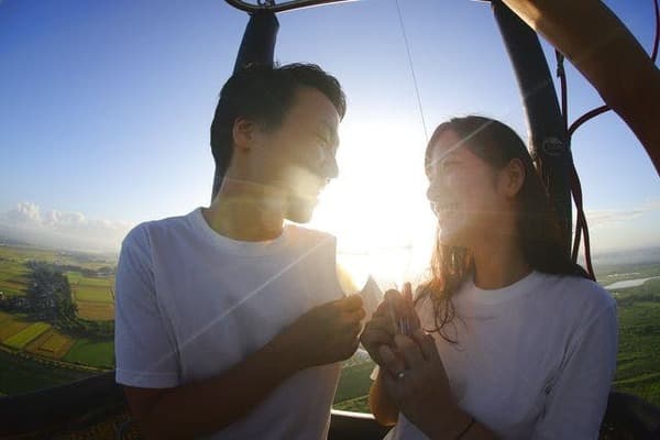 【星期六、星期日及公眾假期】乘坐熱氣球自由飛行，度過浪漫的早晨時光